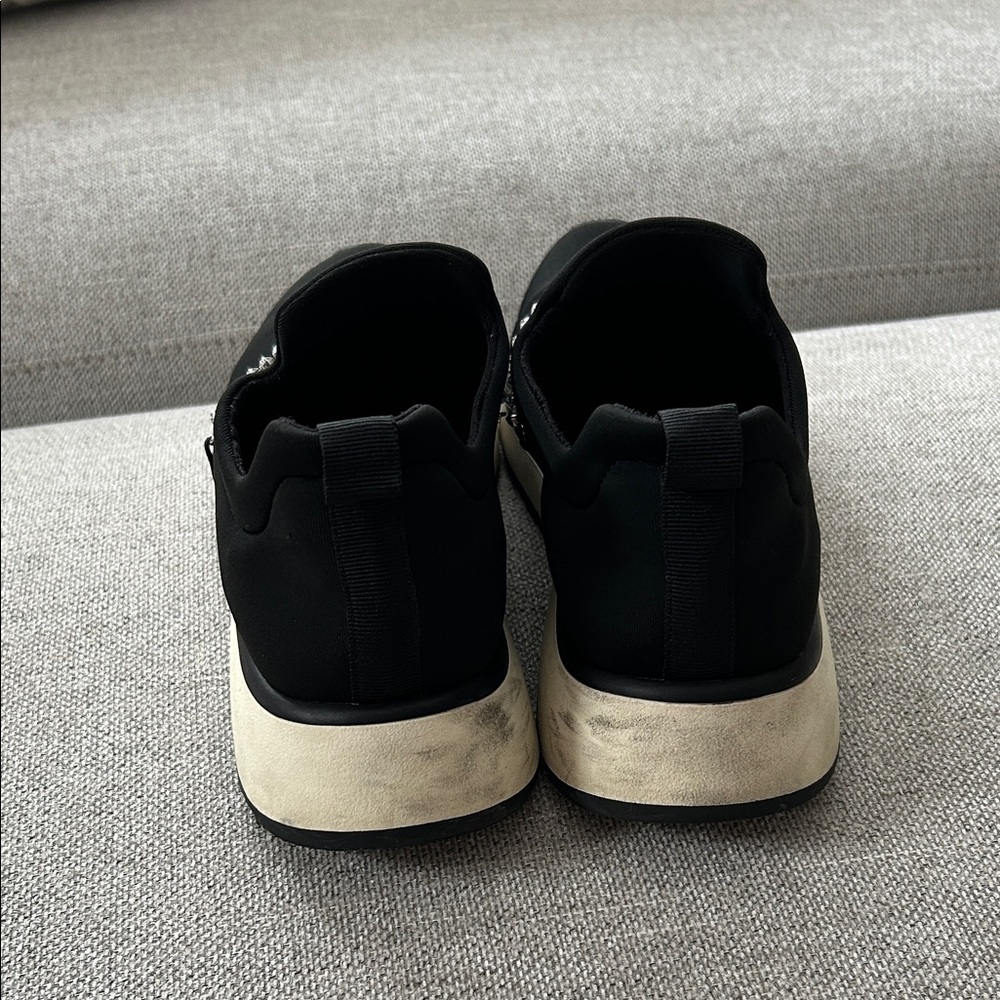 Chic Black Women's Slip-On Sneakers - Picture 2 of 4
